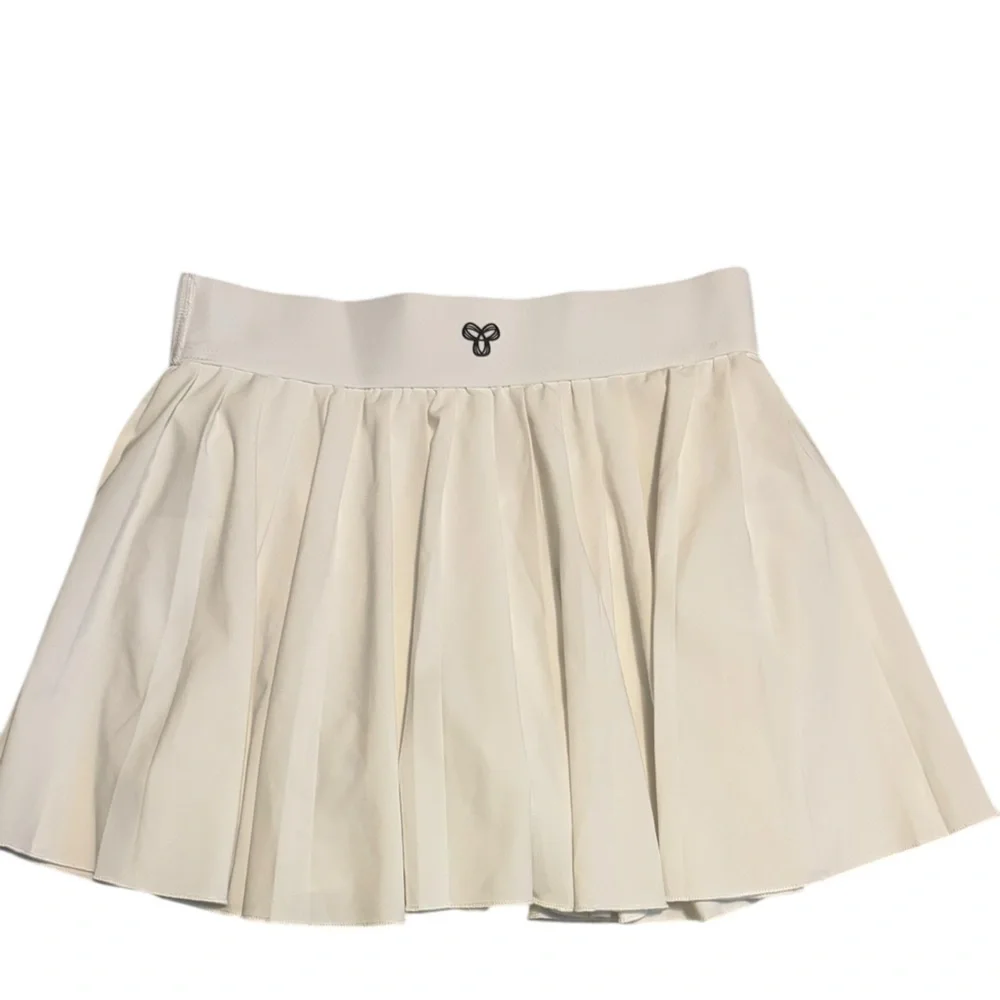 Aritzia TNA Action Pleated Tennis Skirt White XS Built-In Shorts Athleisure - Picture 3 of 6